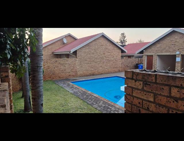 3 BEDROOM TOWNHOUSE FOR SALE IN MONTANA